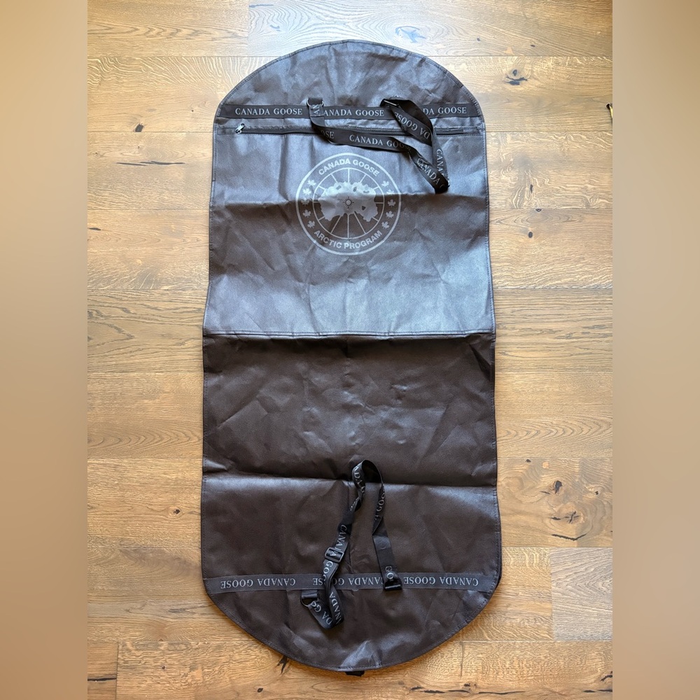 Canada Goose Travel Garment Bag With Logo Adjustable Straps / Warranty Card